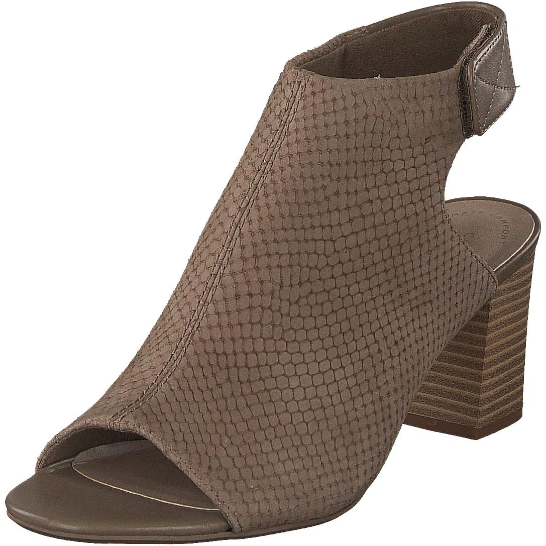 Clarks Deva Bell Sandals