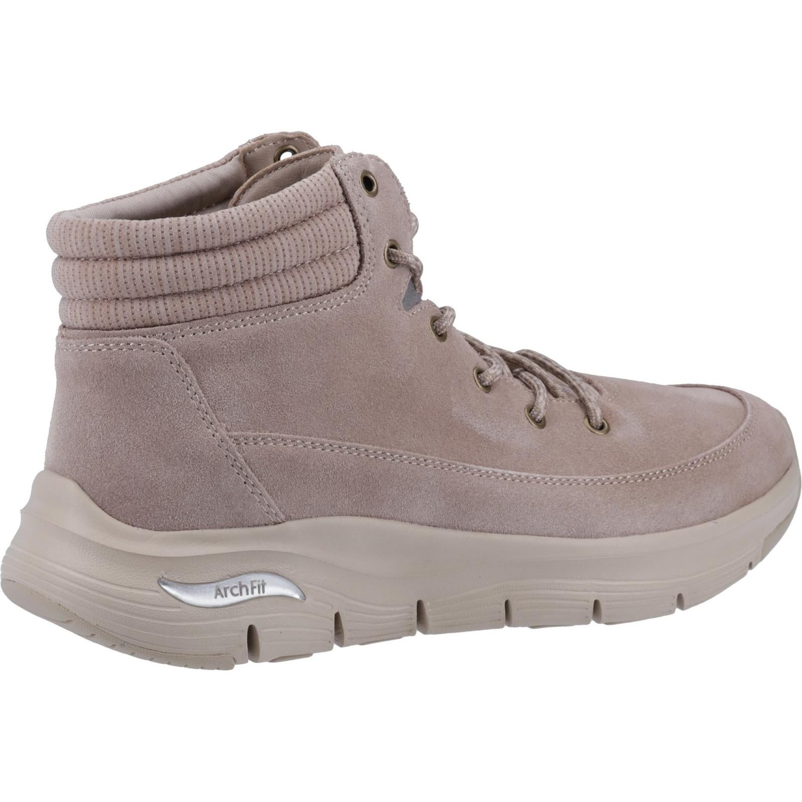 Skechers Arch Fit Smooth Comfy Chill Boots