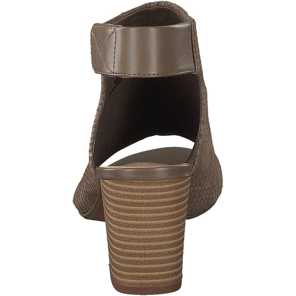 Clarks Deva Bell Sandals