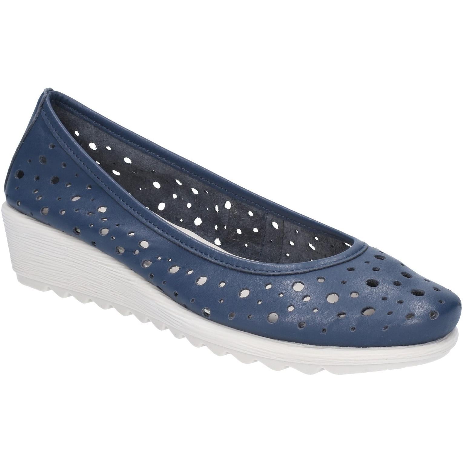 The Flexx Run Perfed Wedge Perforated Shoe