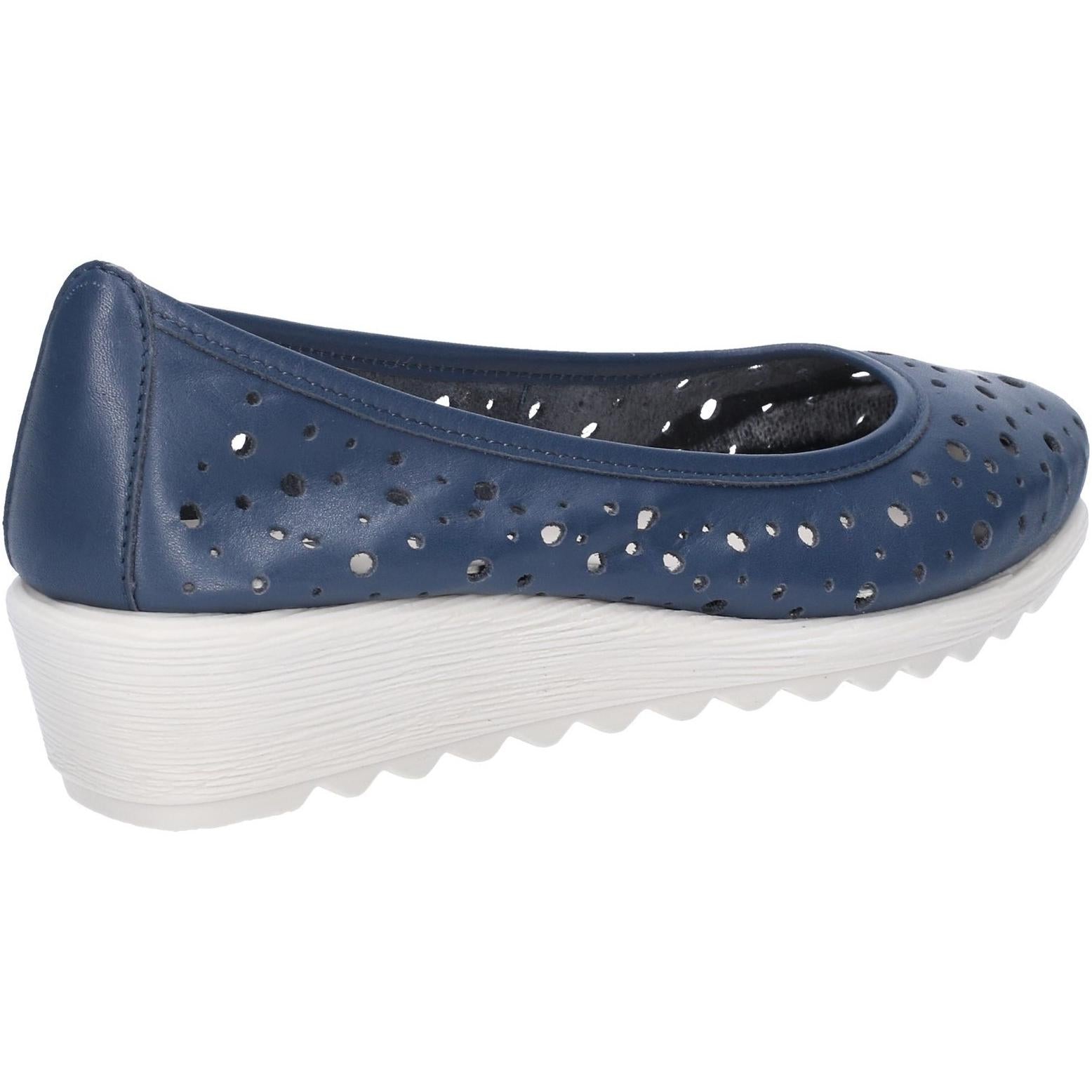 The Flexx Run Perfed Wedge Perforated Shoe